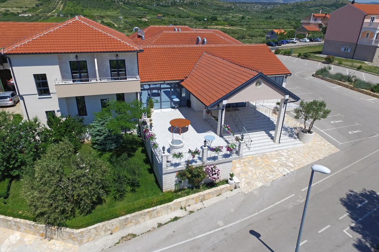 B&B Ave Maria Vrpolje Exterior photo