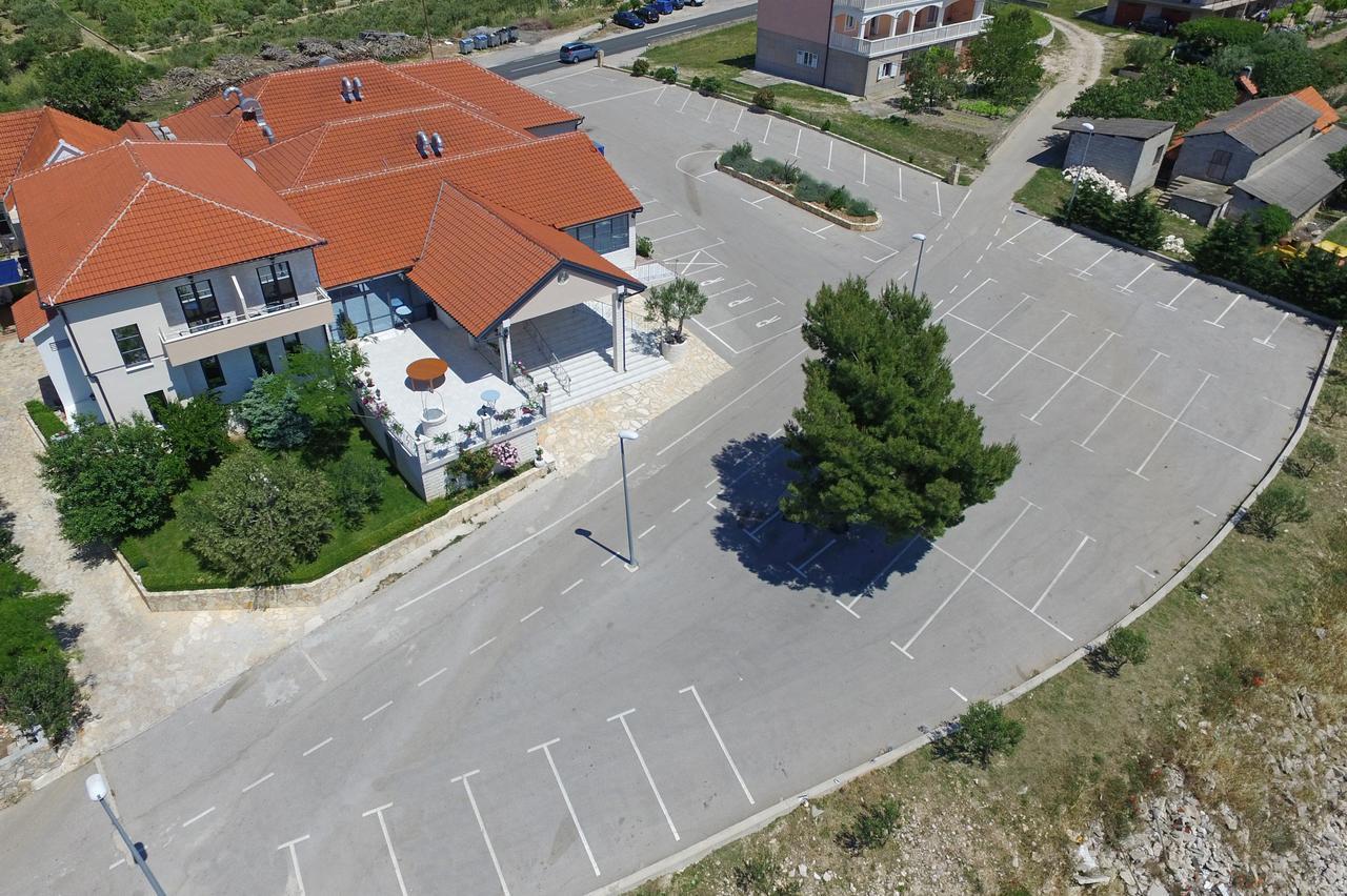 B&B Ave Maria Vrpolje Exterior photo